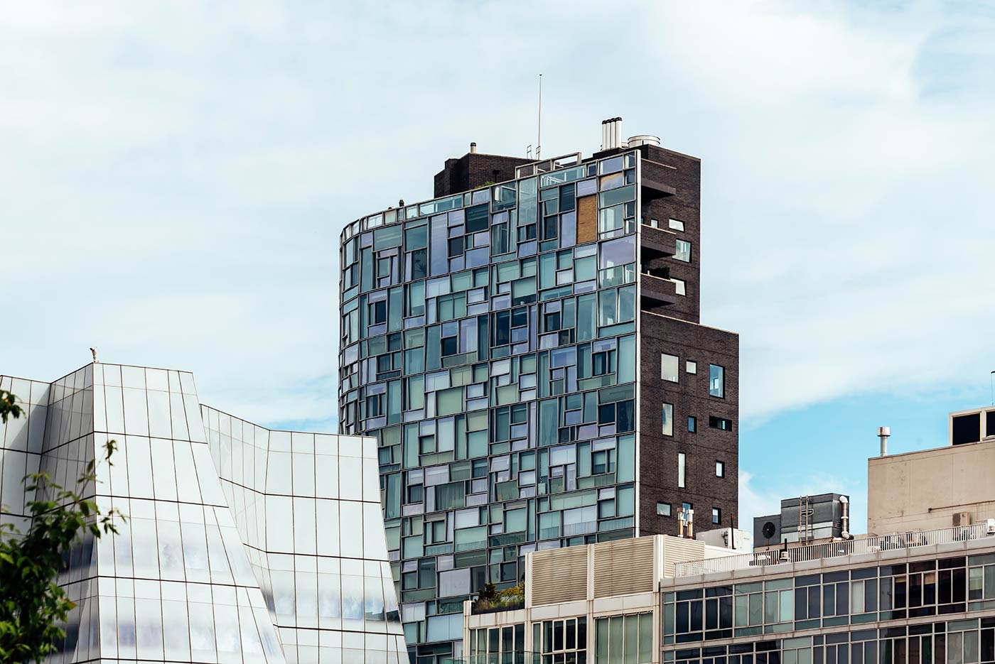 modern-architecture-buildings-besides-high-line-in-manhattan-two-buildings-designed-by-frank-gehry_t20_W71rp4